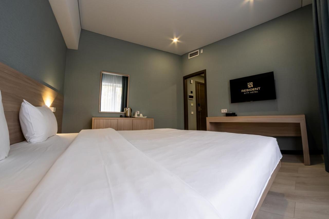 Resident Hotel Kazybek Bi อัลมาตี ภายนอก รูปภาพ