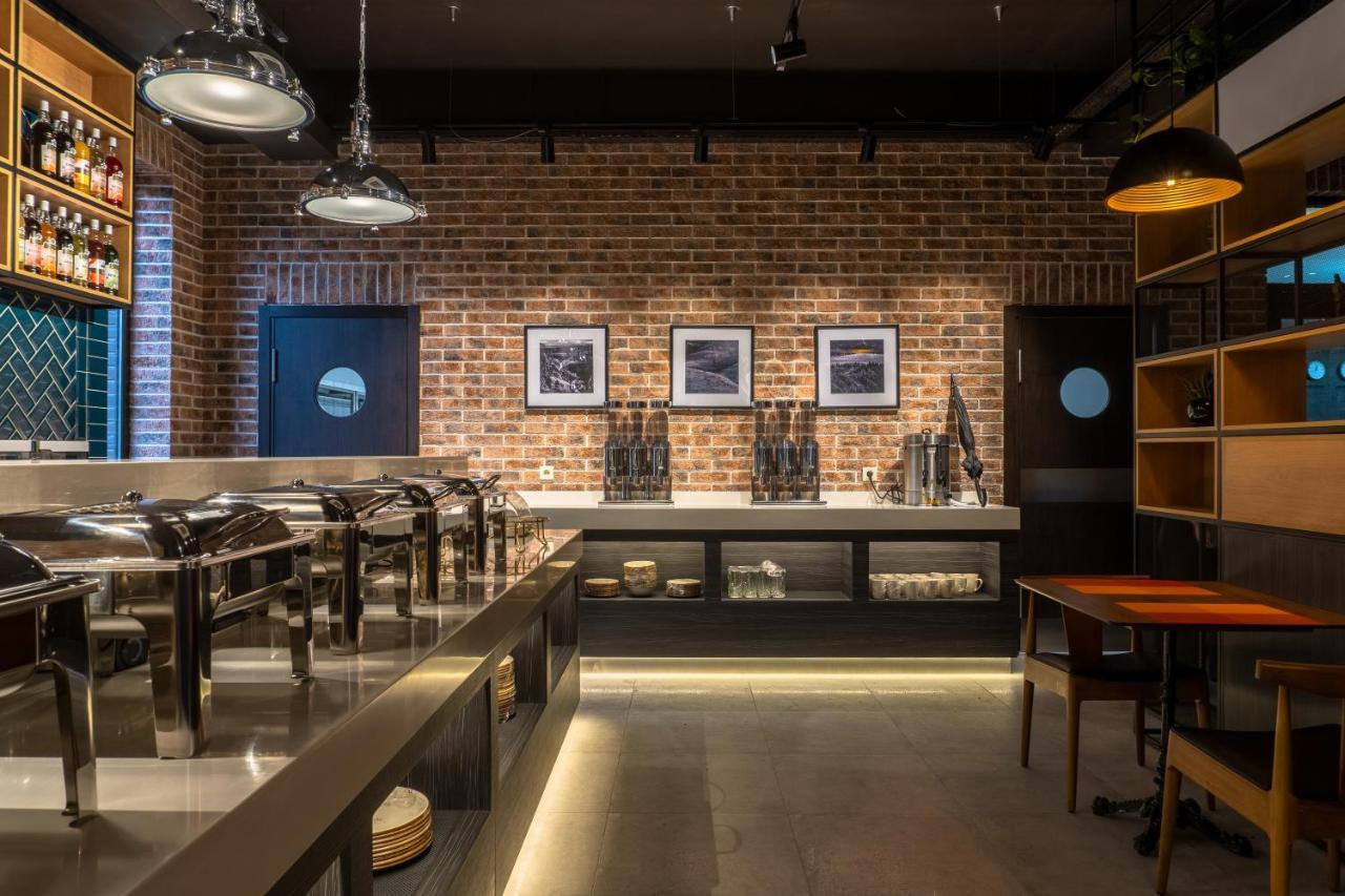 Resident Hotel Kazybek Bi อัลมาตี ภายนอก รูปภาพ