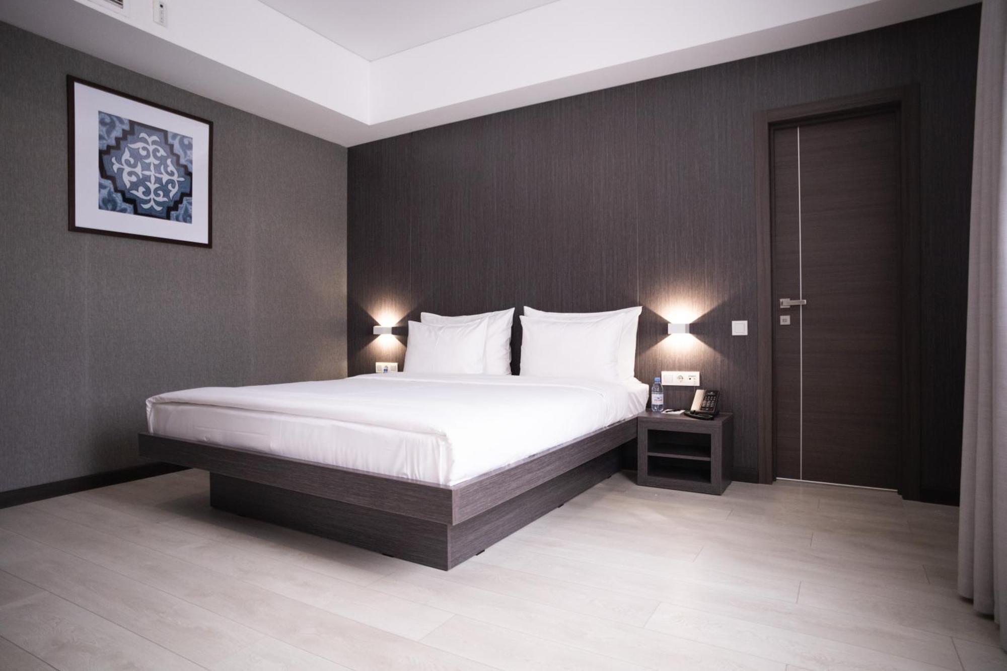 Resident Hotel Kazybek Bi อัลมาตี ภายนอก รูปภาพ