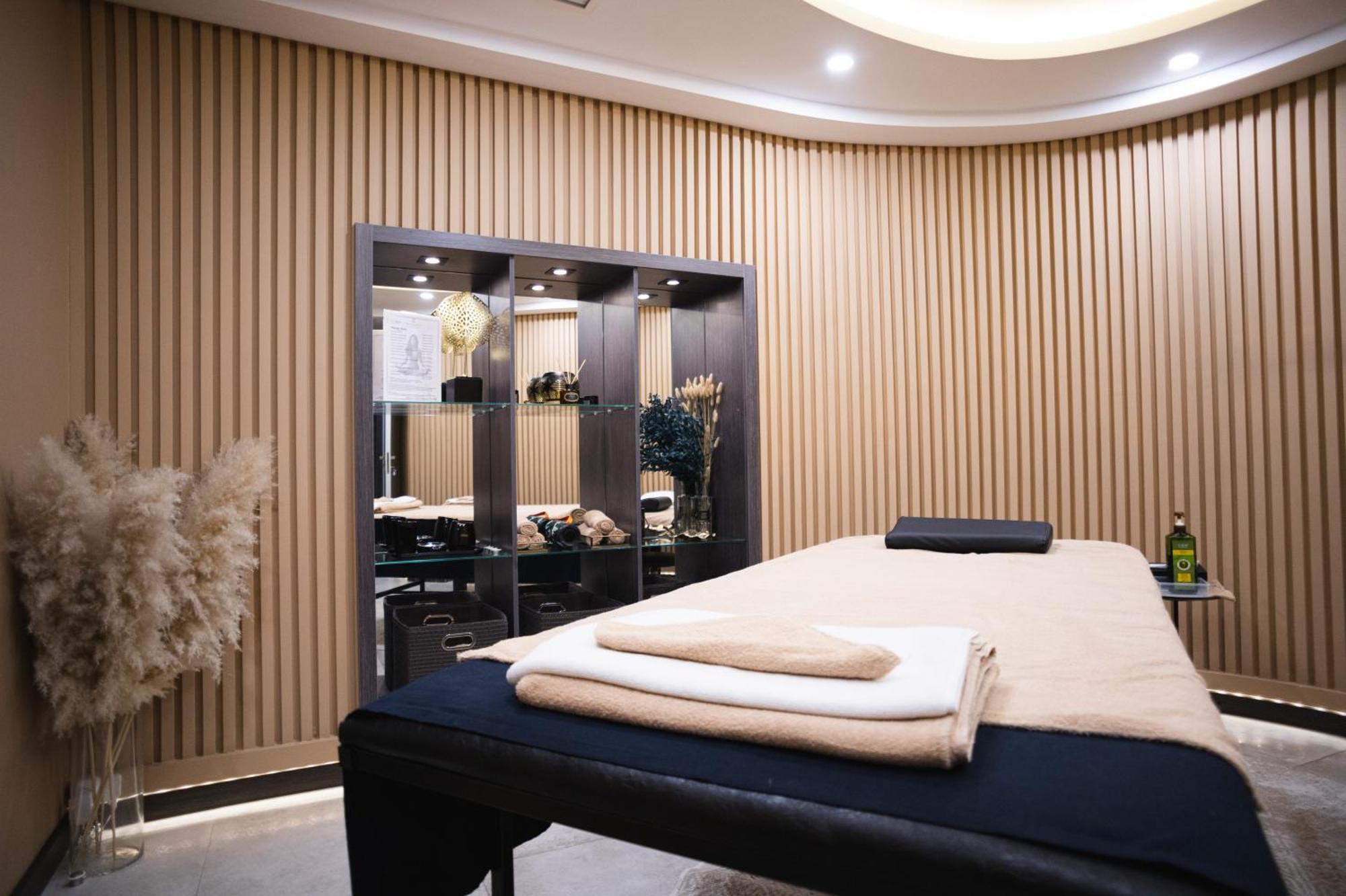 Resident Hotel Kazybek Bi อัลมาตี ภายนอก รูปภาพ