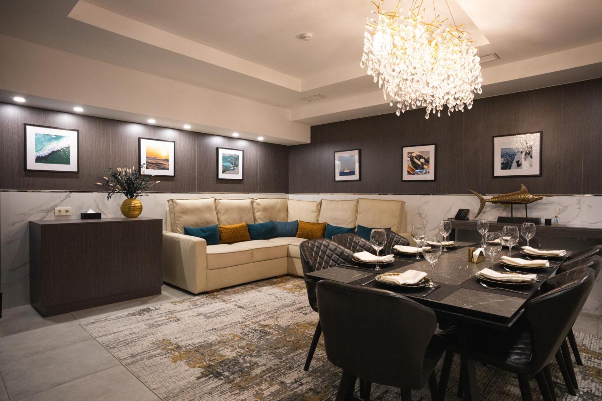 Resident Hotel Kazybek Bi อัลมาตี ภายนอก รูปภาพ